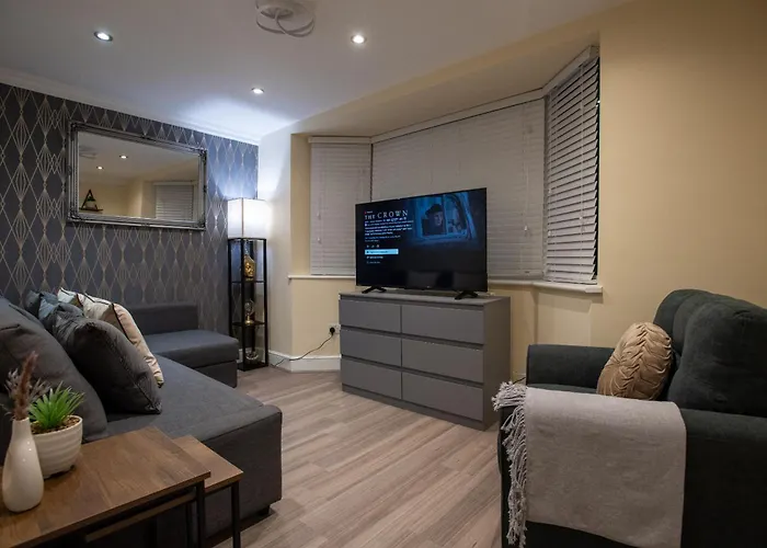 Luxury Ground Floor 2 Bedroom Apartment
