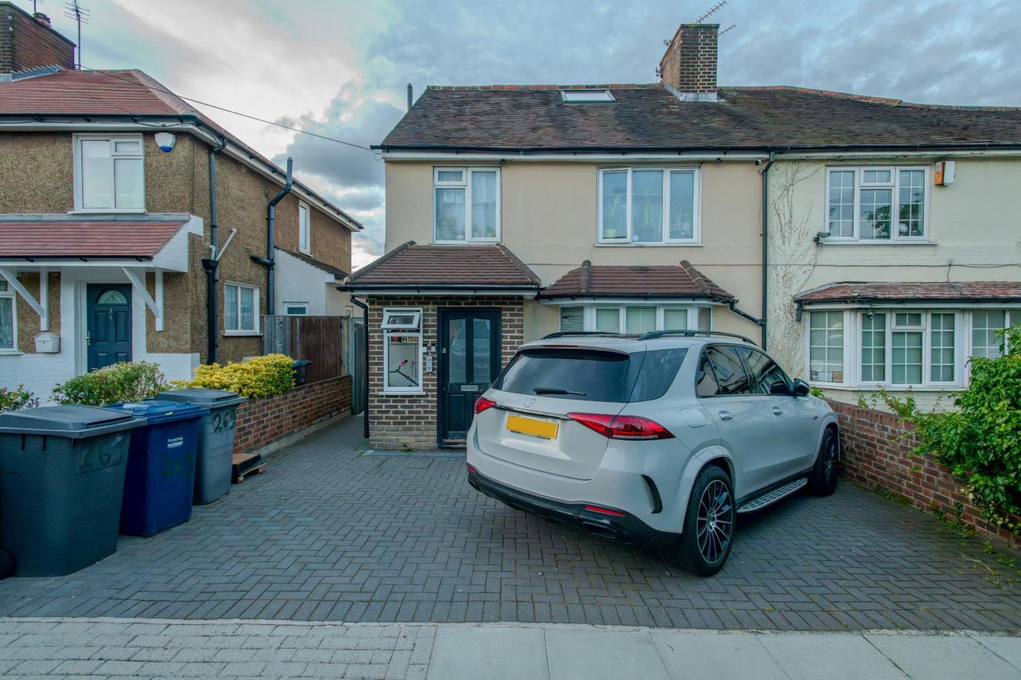 Luxury Ground Floor 2 Bedroom *
